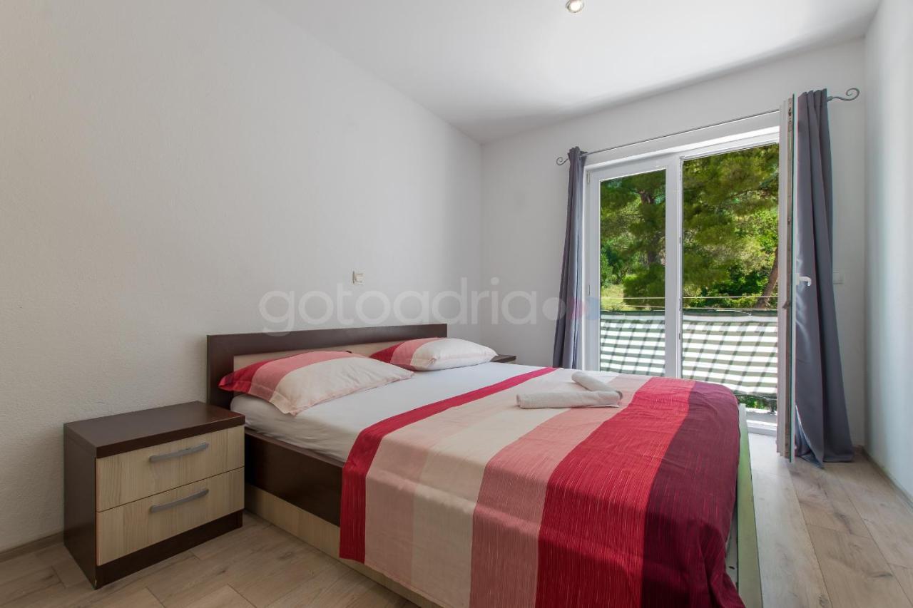Apartment Vesna With Balcony & Free Parking Макарска Екстериор снимка