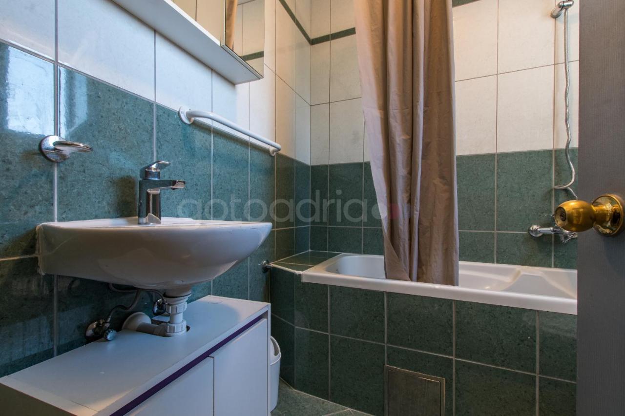 Apartment Vesna With Balcony & Free Parking Макарска Екстериор снимка